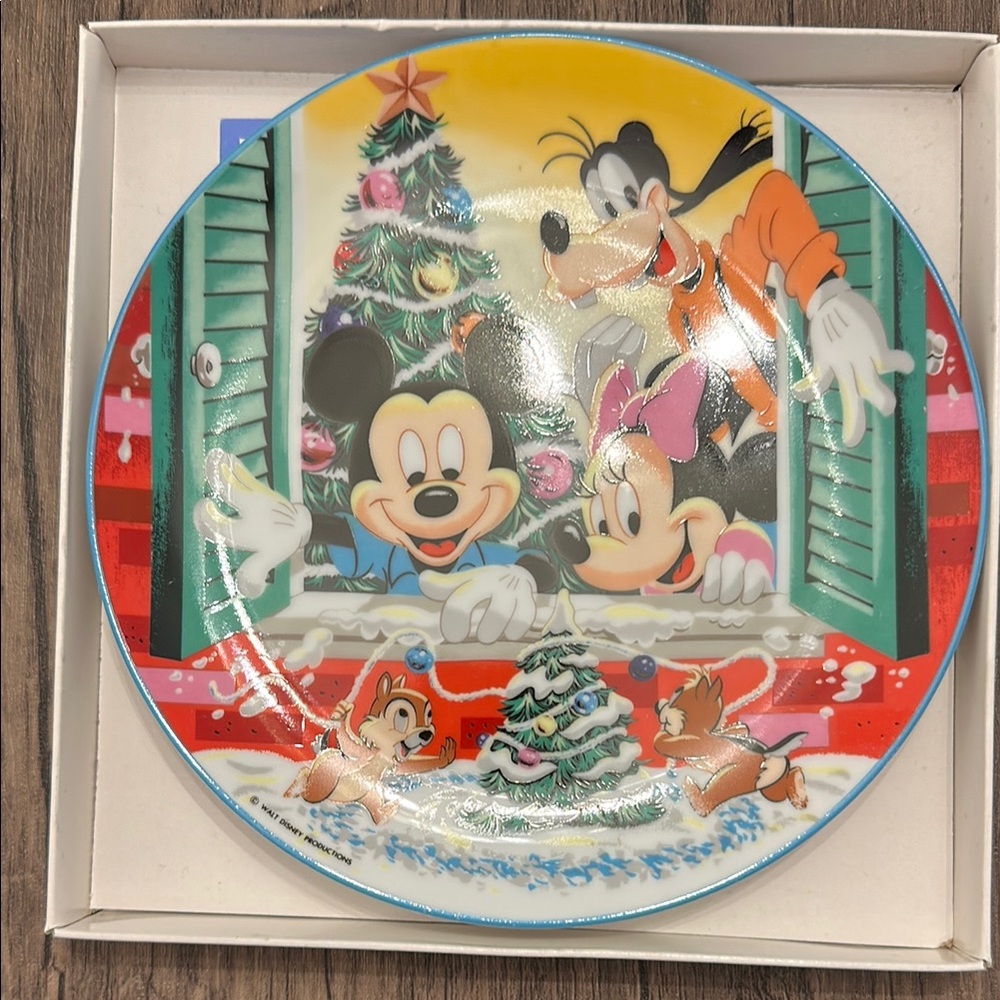Disney Christmas Decorative Plate